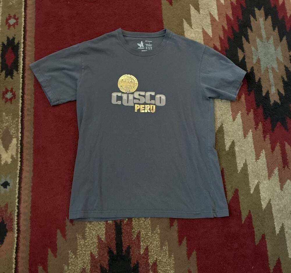Morpho Cusco Peru Souvenir Graphic T-Shirt Gray Size Large